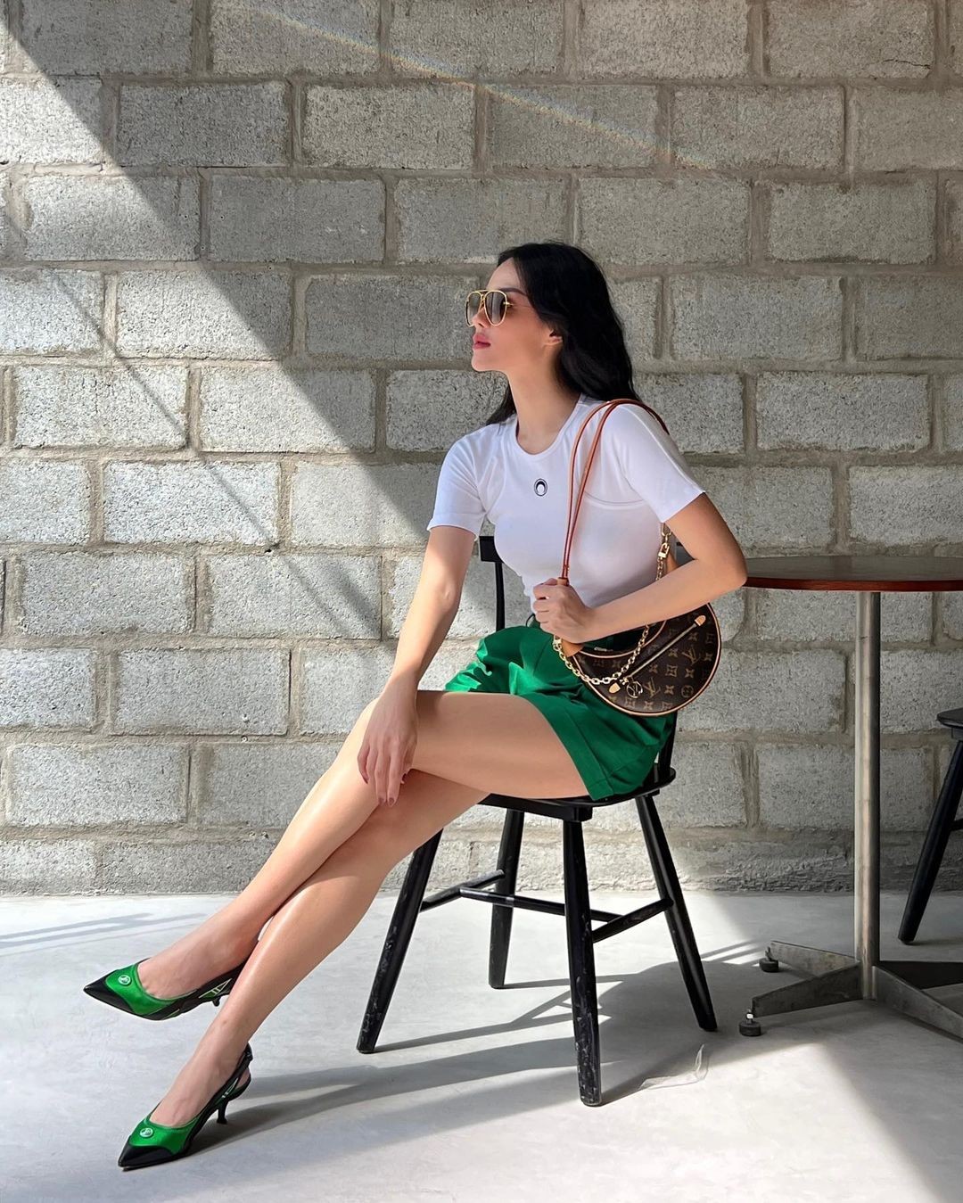 4 XU HƯỚNG GIÀY CAO GÓT ĐẾ THẤP KHUẤY ĐỘNG ĐƯỜNG PHỐ NĂM NAY